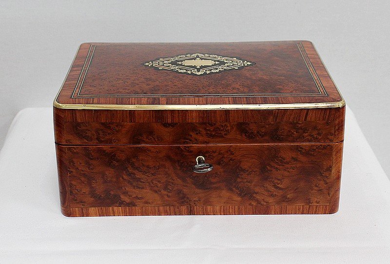 Pretty Rectangular Box In Thuya Burl, Napoleon III Period - 1900