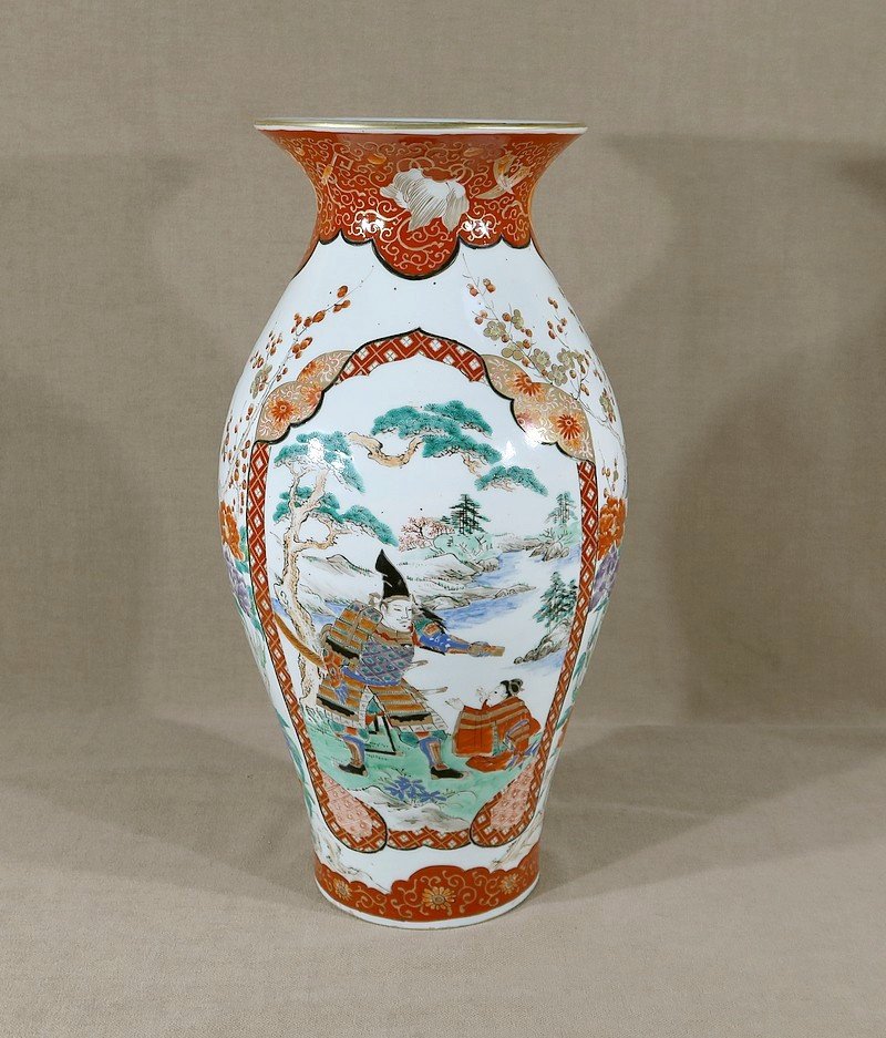 Grand Vase En Porcelaine Japonaise – Fin XIXe