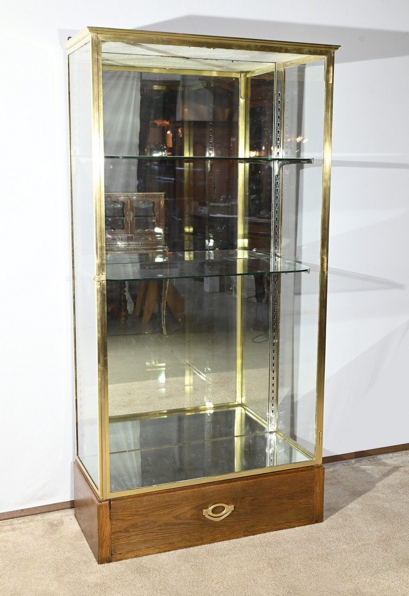 Vitrine De Magasin En Laiton, Attribuée à La Maison Siégel – 1920