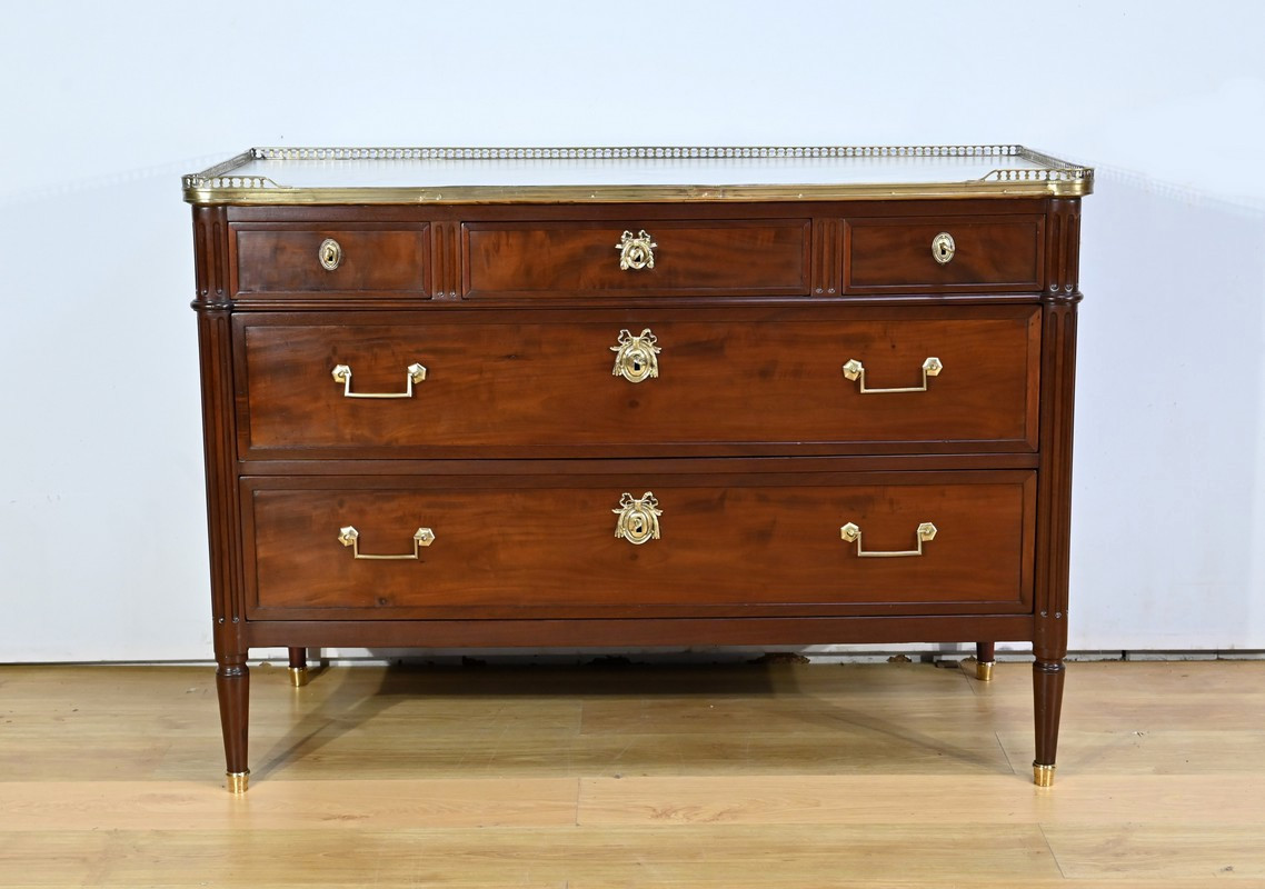Cuban Mahogany Chest Of Drawers, Louis XVI Period – Part 2, 18th Century