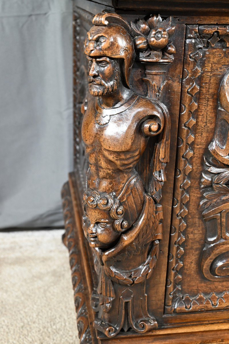 French Walnut Chest, Italian Renaissance Style – Late 18th Century-photo-4