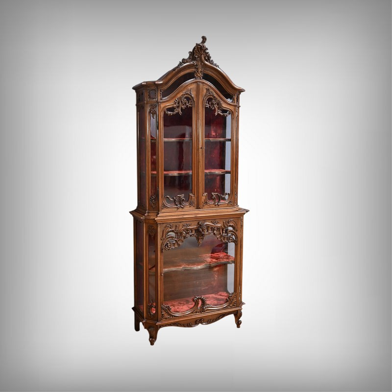 Vitrine Liégeoise deux-corps en Noyer, Style Rocaille, Belgique – Fin XIXe