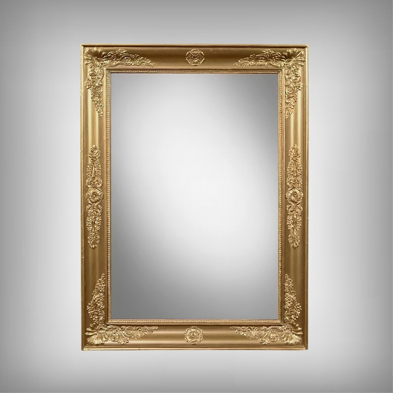 Important Miroir en bois doré, style Restauration – Milieu XIXe