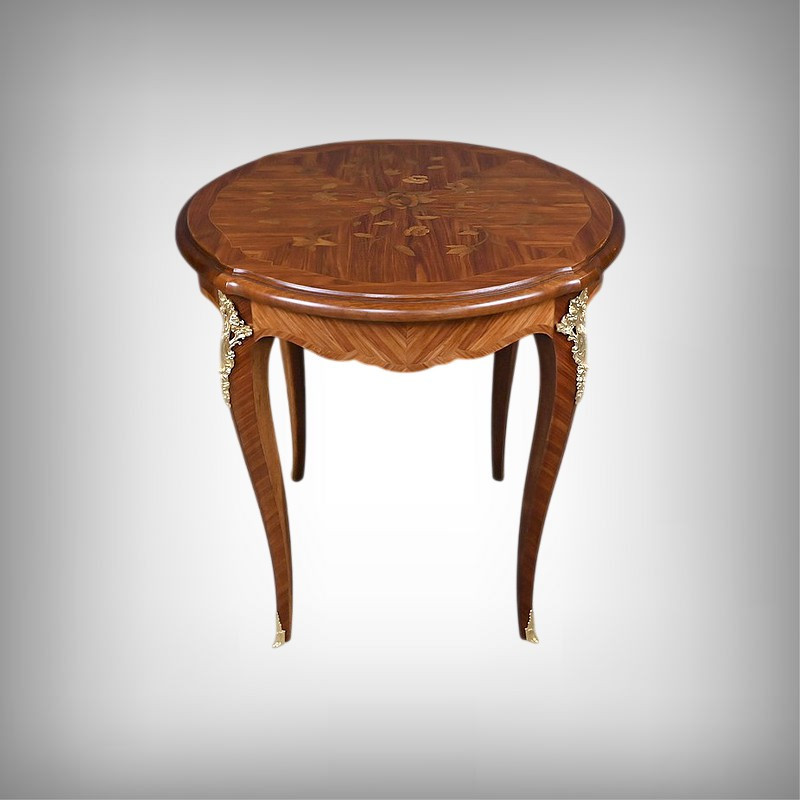 Table de Salon en Marqueterie de Bois de Rose, style Louis XV – Milieu XXe