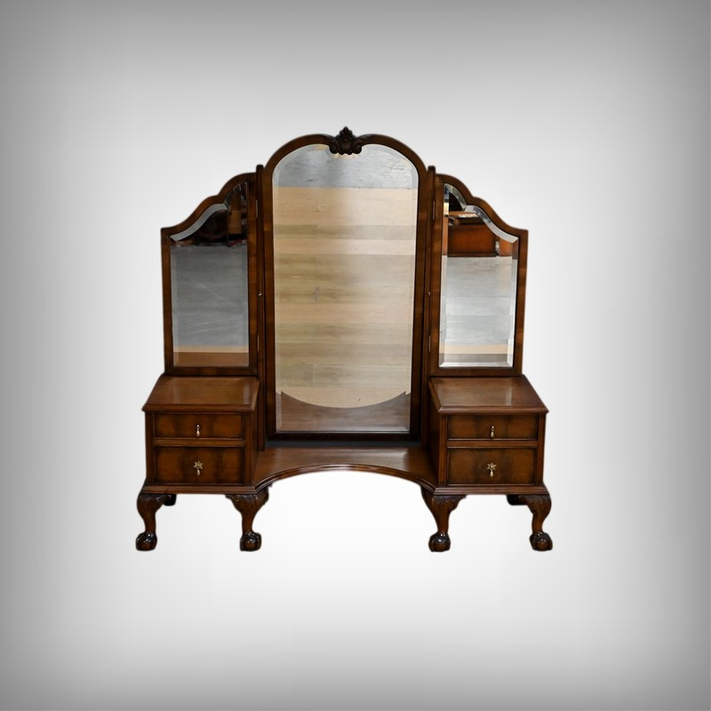 Walnut Dressing Table, Chippendale Style, England - 1930