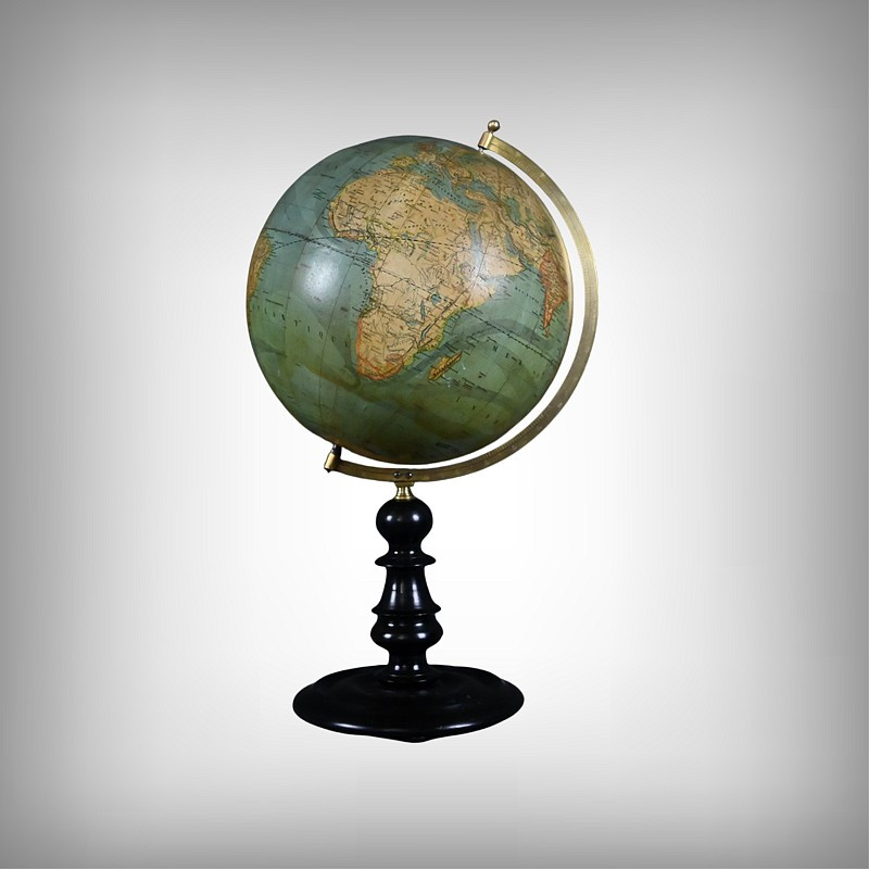 Globe Terrestre ed.Hachette, signé M. Vivien de Saint Martin – 1870
