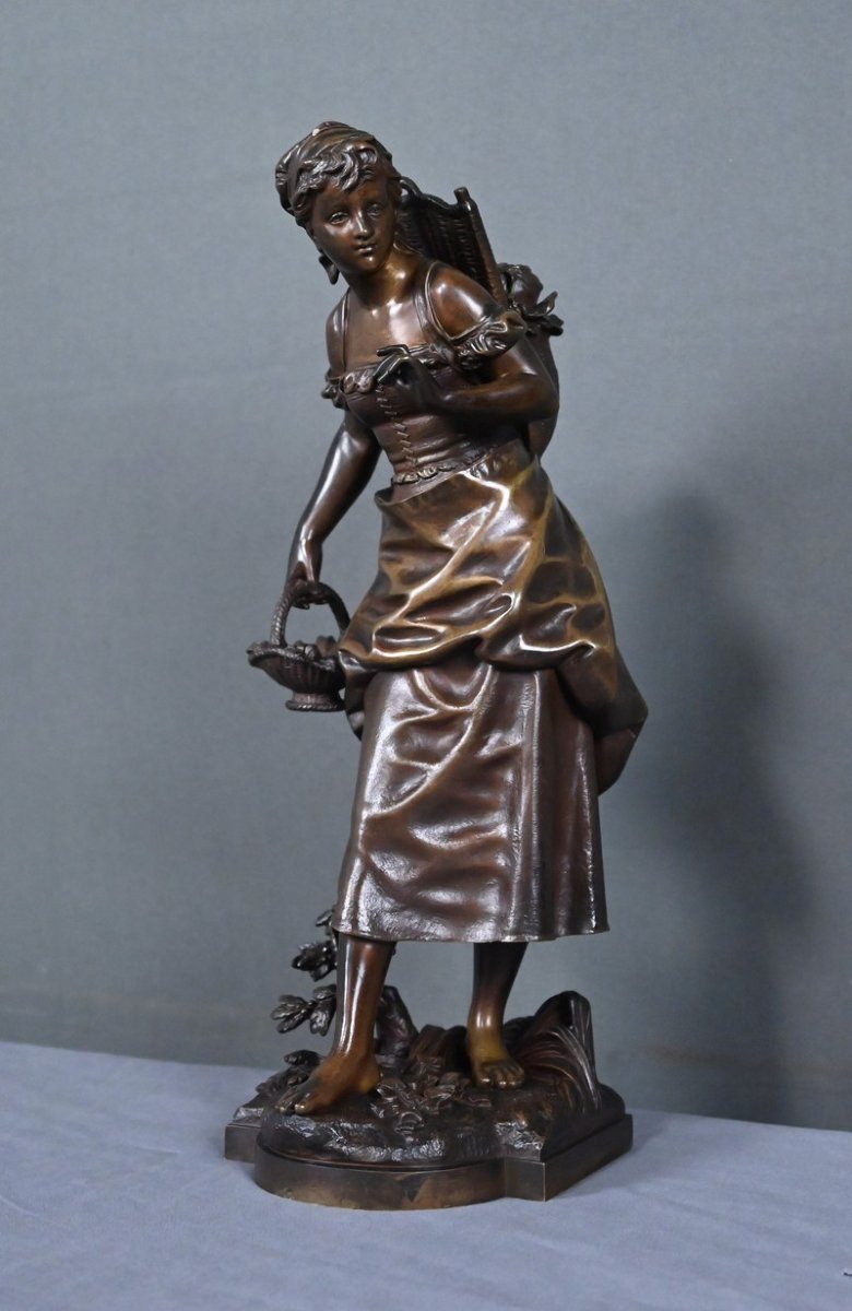 Bronze « Jeune Fille au Panier », signé E. Bouret – Fin XIXe-photo-1