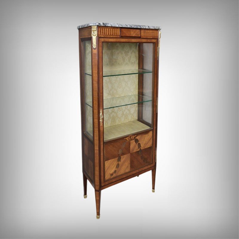Vitrine en Marqueterie de Bois de Rose & Acajou, style Louis XVI – Début XXe