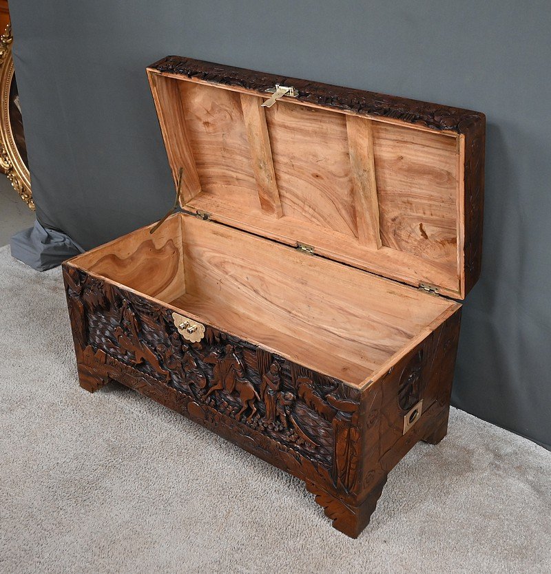 Large Chines Trunk, Camphor Wood-photo-3