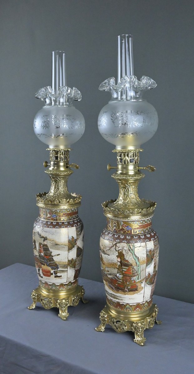 Pair Of Satsuma Porcelain And Bronze Kerosene Lamps, Japan – Late 19th Century-photo-1