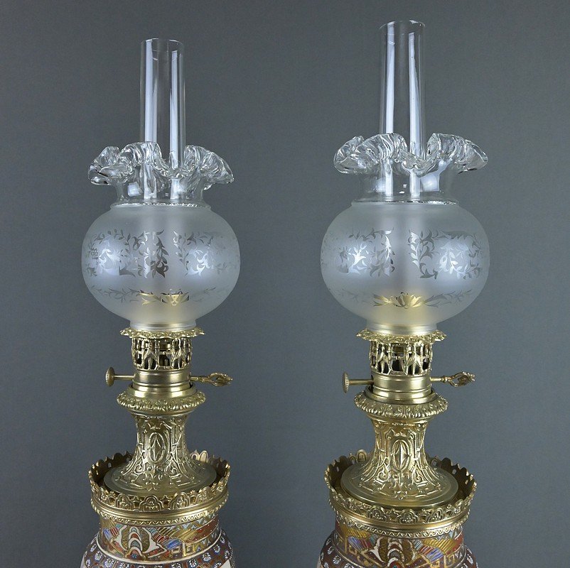 Pair Of Satsuma Porcelain And Bronze Kerosene Lamps, Japan – Late 19th Century-photo-2