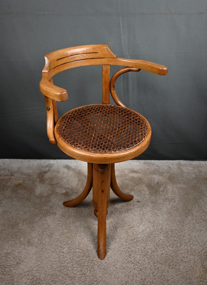 Fauteuil Pivotant pour Enfant en Hêtre teinté, esprit Thonet – Début XXe-photo-4