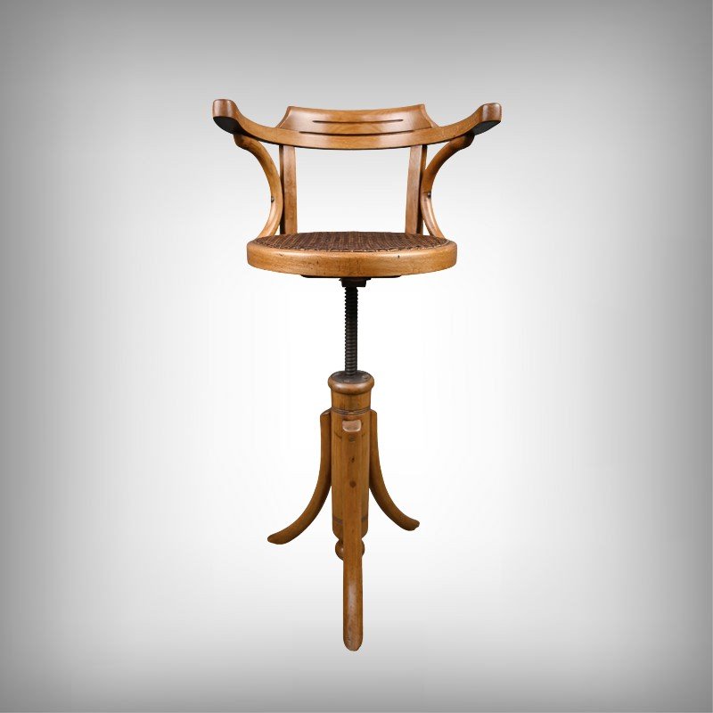 Fauteuil Pivotant pour Enfant en Hêtre teinté, esprit Thonet – Début XXe