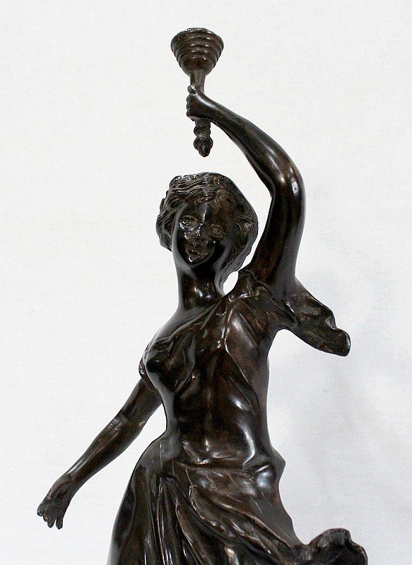 Bronze 'woman With A Torch' Signed V. Rousseau - Late 19th Century-photo-1