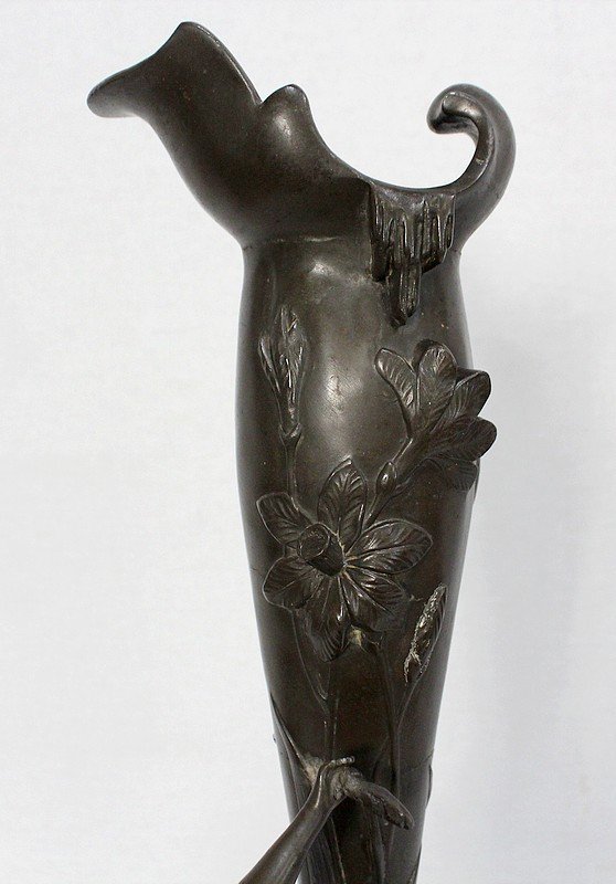  Haut Vase En Etain « Jeune Femme Cueillant Un Nénuphar » Signé P. Jean, Art Nouveau – Début XX-photo-1