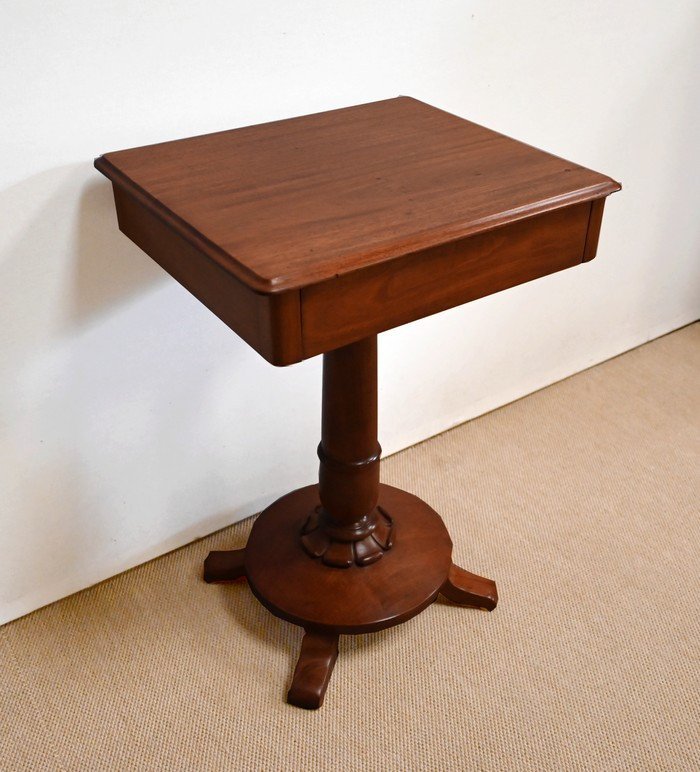 Mahogany Pedestal Table, England - Mid-19th Century
