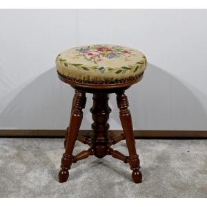 Piano Stool In Solid Walnut - Late Nineteenth