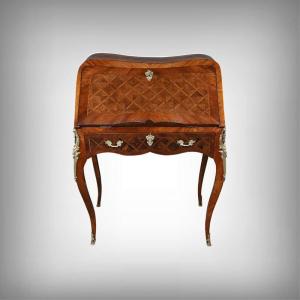 Petit Bureau de Dame en Marqueterie, style Louis XV – 1ère partie XXe