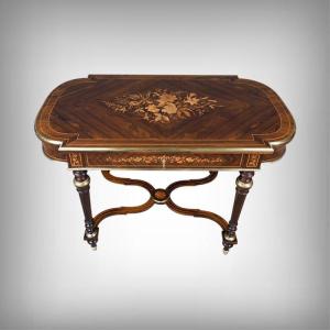 Table de Milieu en Placage de Palissandre, époque Napoléon III – 2ème partie XIXe