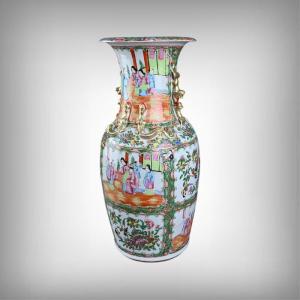 Important Canton Porcelain Vase, China – Late 19th Century