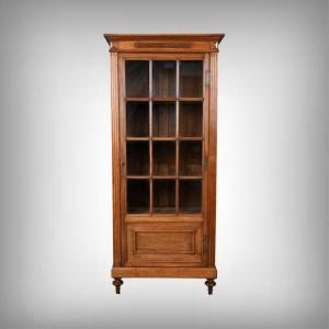 Vitrine en Noyer, style Louis XVI – Début XXe