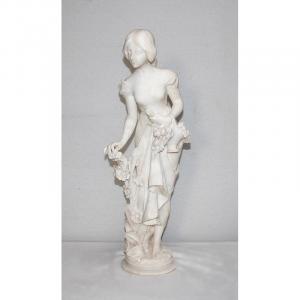  Grande Sculpture En Albâtre « Jeune Fille Au Panier De Fleurs » - 1900 