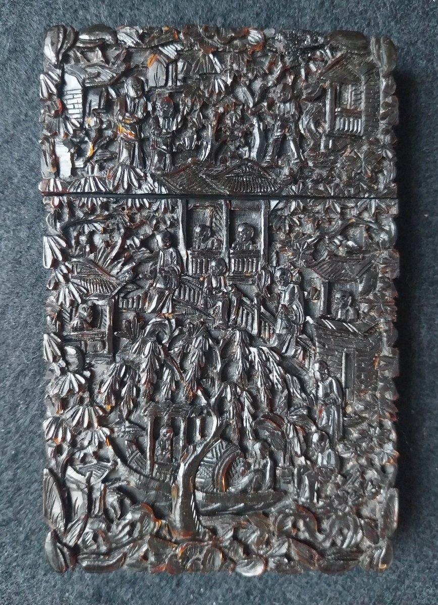 ETUI A CARTES EN ECAILLE SCULPTE, CHINE VERS 1860 -photo-2