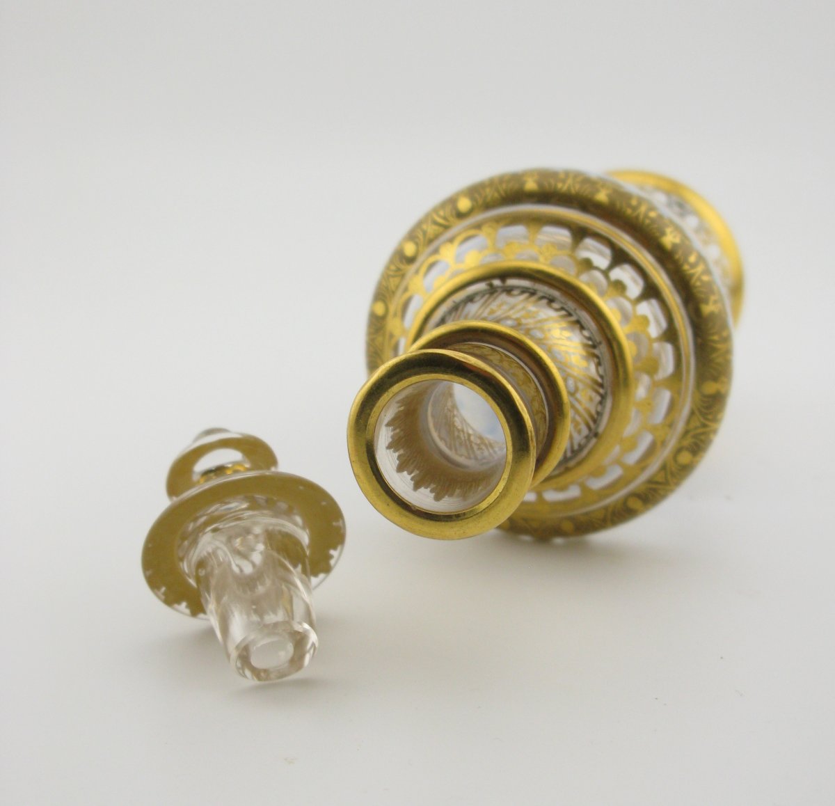 19th Century Lobmeyr Enameled And Gilded Glass Perfume Bottle-photo-6