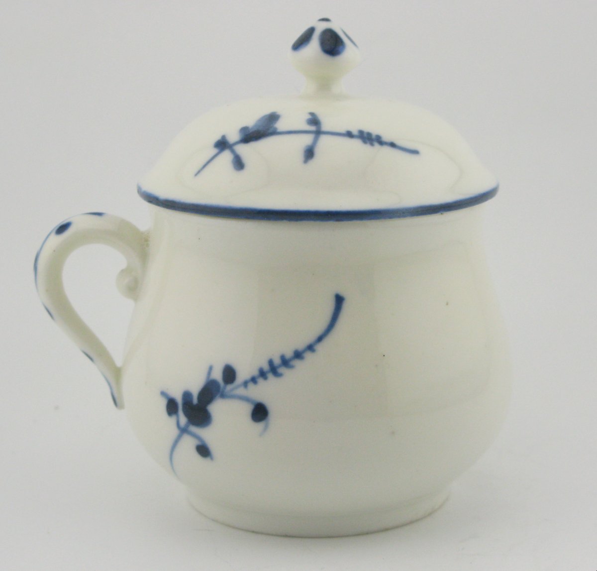 18th Century Chantilly Porcelain Cream Cup And Lid-photo-3