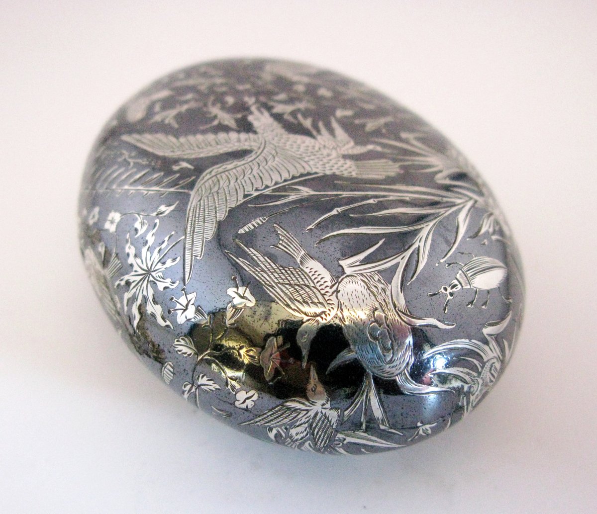 Une tabatière antique en argent niello du XIXe siècle, décoration inhabituelle-photo-3