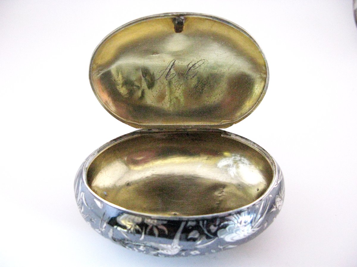 Une tabatière antique en argent niello du XIXe siècle, décoration inhabituelle-photo-4