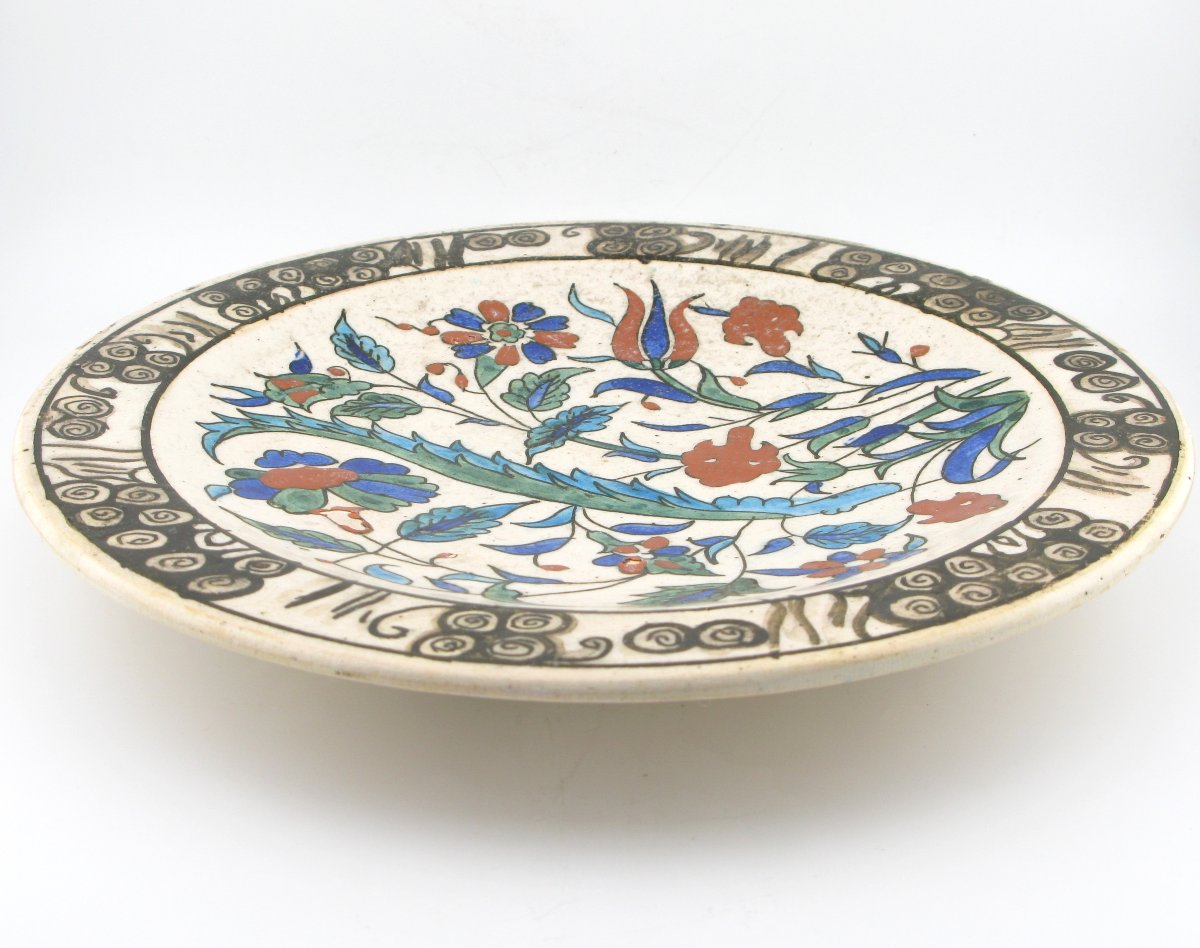 Early 17th Century Iznik Pottery Dish Ottoman Turkey, Circa 1620-photo-4