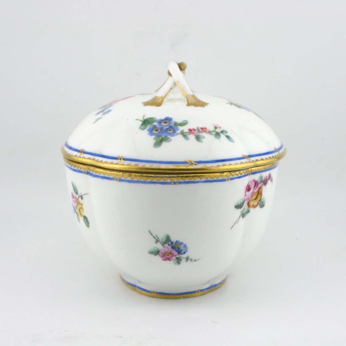 18th Century Sèvres Soft Porcelain Sugar Bowl Or Chestnut Dish, 1756-photo-4