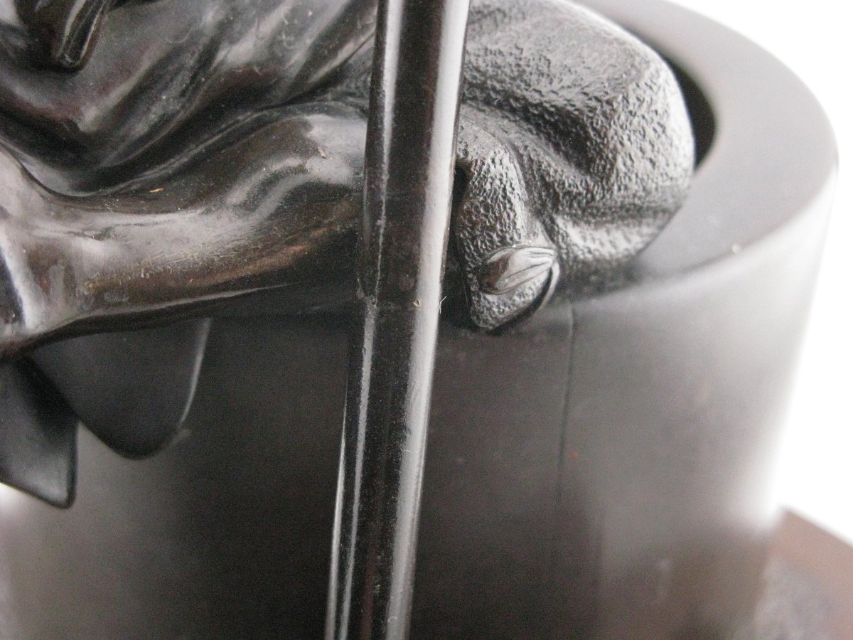 Sculpture de groupe okimono en bronze japonais Meiji d'un fabricant de riz mochi-photo-2