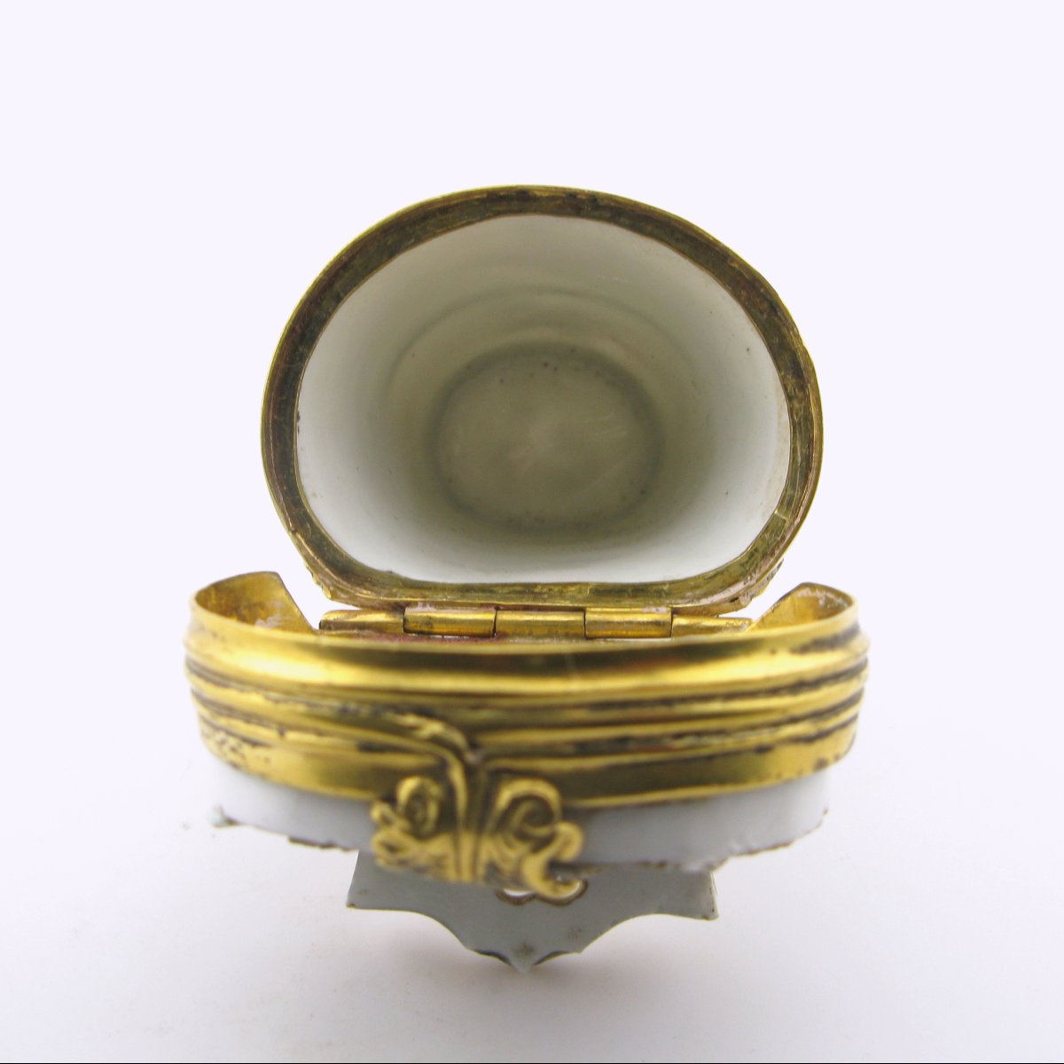 Boîte à taches de beauté en porcelaine de Meissen du XVIIIe siècle, vers 1750-photo-5