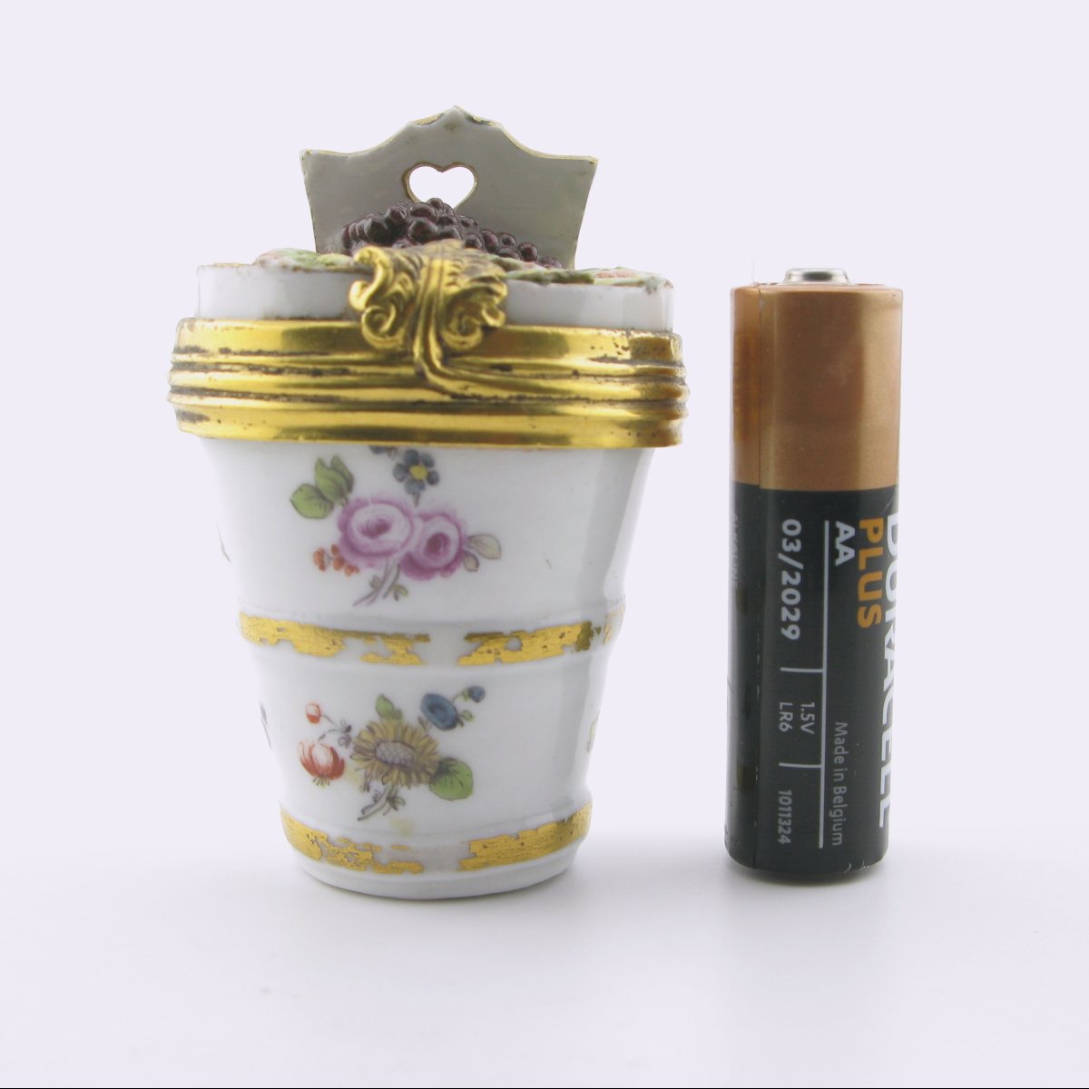 Boîte à taches de beauté en porcelaine de Meissen du XVIIIe siècle, vers 1750-photo-6