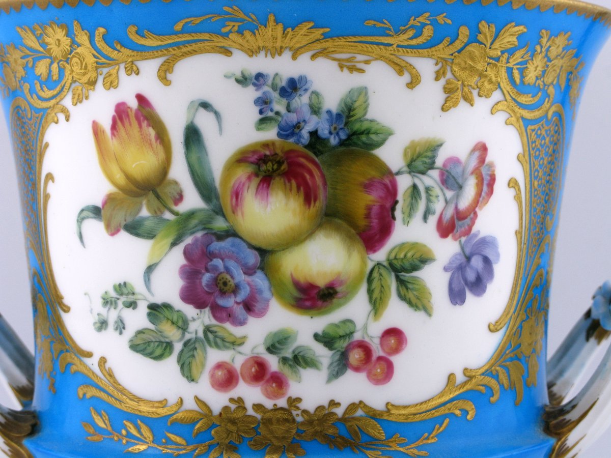 Sevres Style Porcelain Bleu Celeste Campagna Vase-photo-5