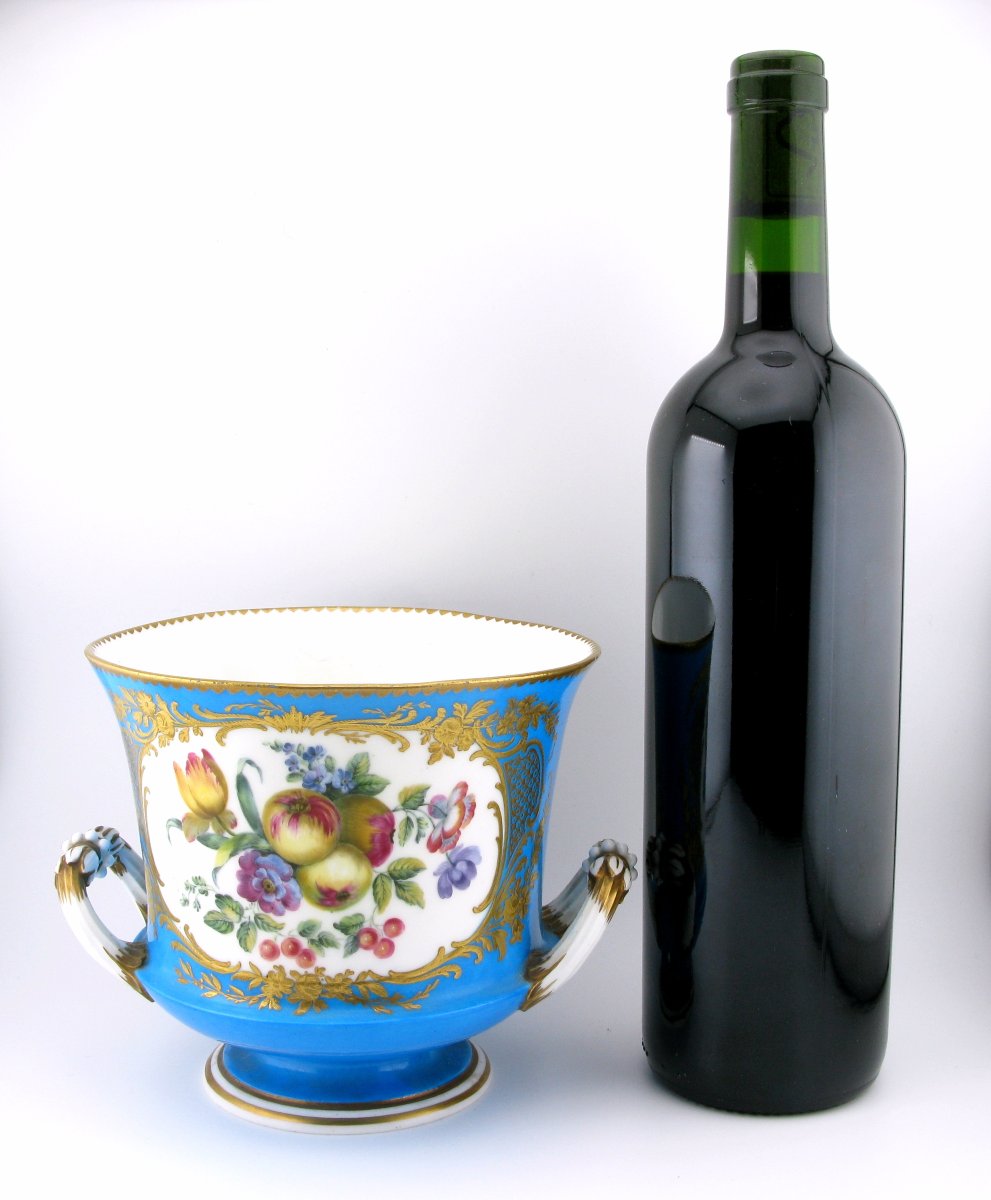 Sevres Style Porcelain Bleu Celeste Campagna Vase-photo-7