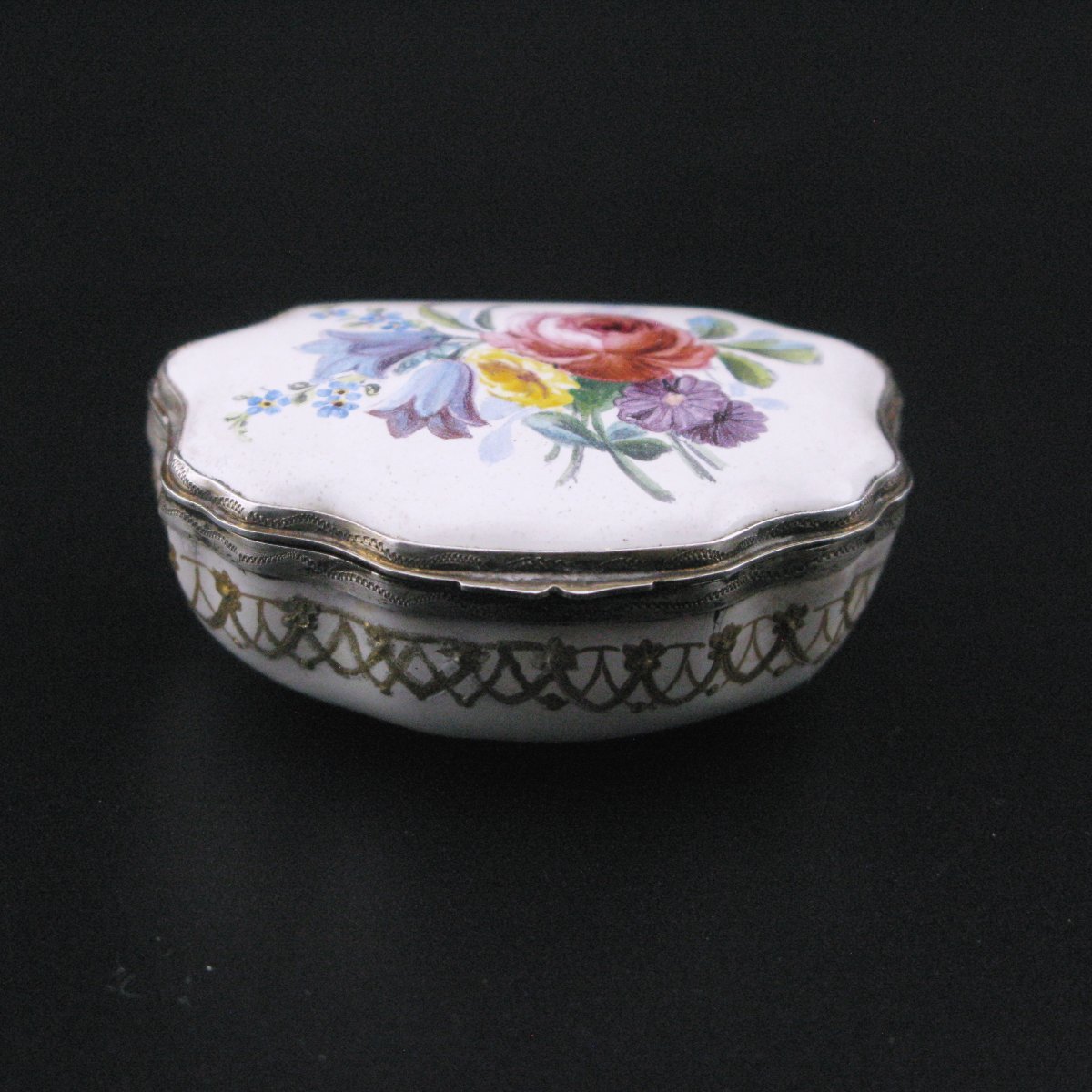18th-century London Enamel Snuff Box, Silver-gilt Mounts-photo-2