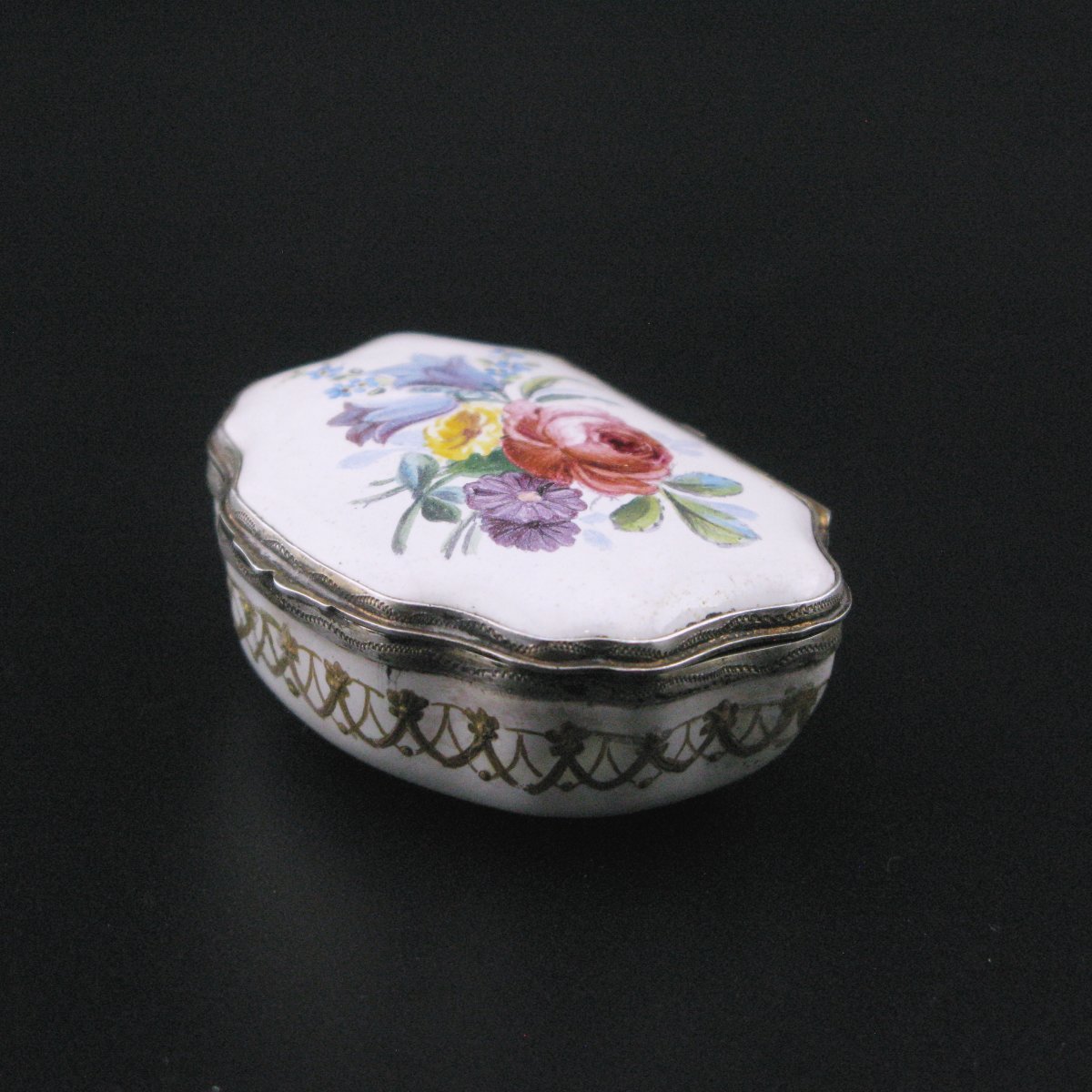 18th-century London Enamel Snuff Box, Silver-gilt Mounts-photo-3