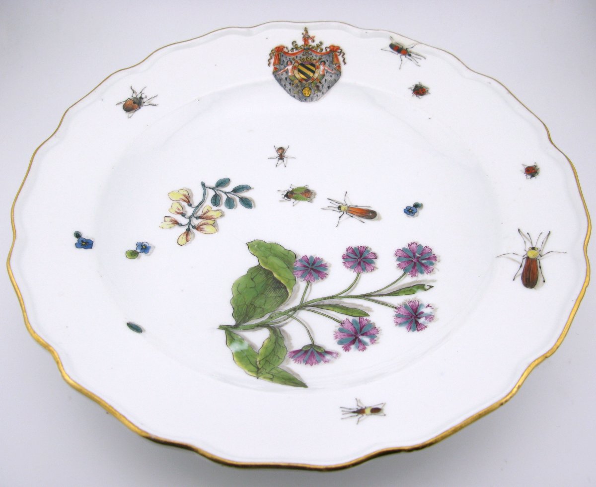 Assiette armoriée en porcelaine de Meissen, service Ferrero, vers 1740-photo-2