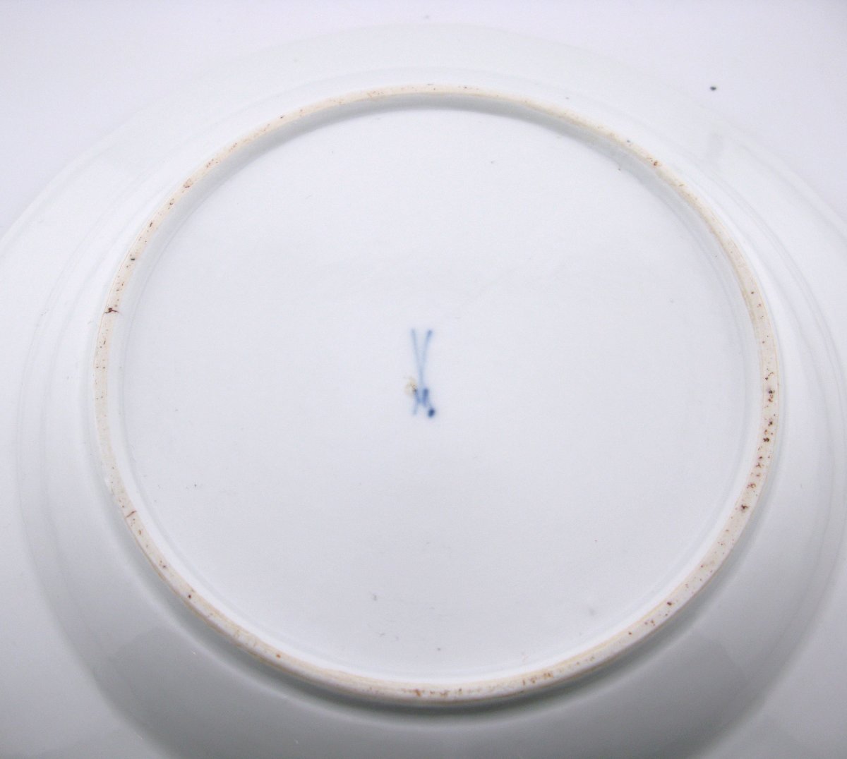 Assiette armoriée en porcelaine de Meissen, service Ferrero, vers 1740-photo-3