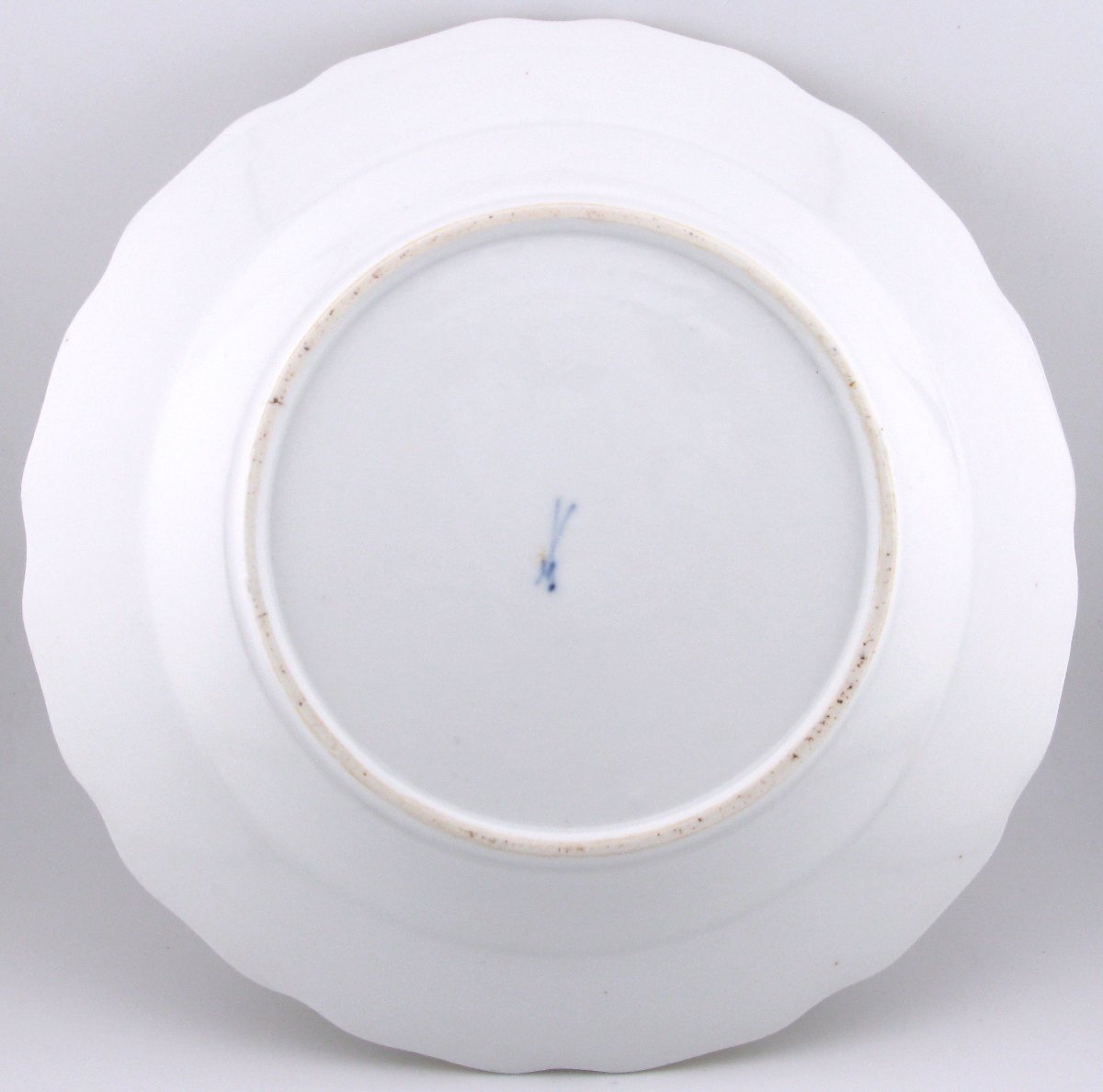 Assiette armoriée en porcelaine de Meissen, service Ferrero, vers 1740-photo-4