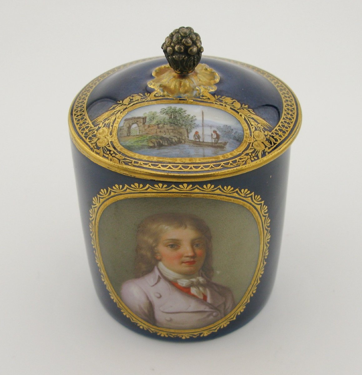 A Meissen Porcelain Portrait Cup And Cover Marcolini Period C.1800-photo-2