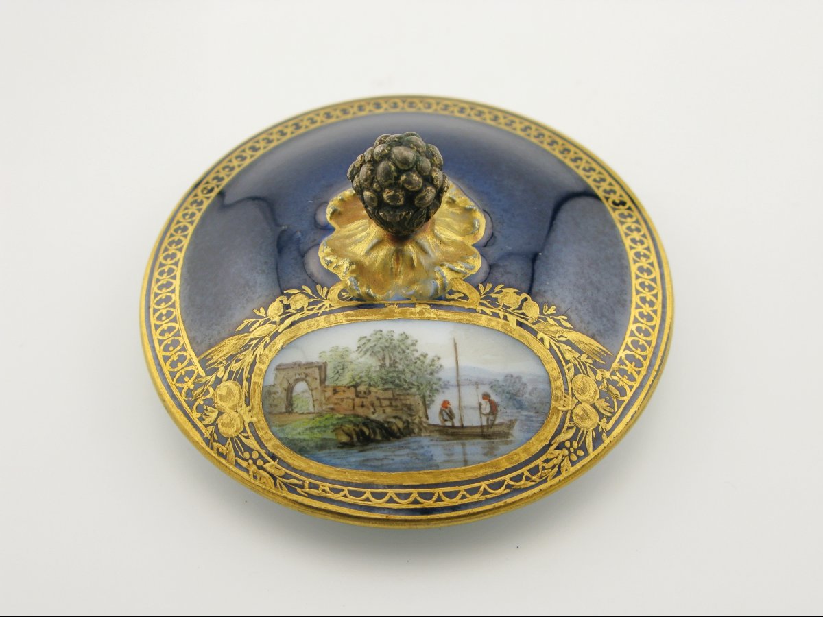 A Meissen Porcelain Portrait Cup And Cover Marcolini Period C.1800-photo-1