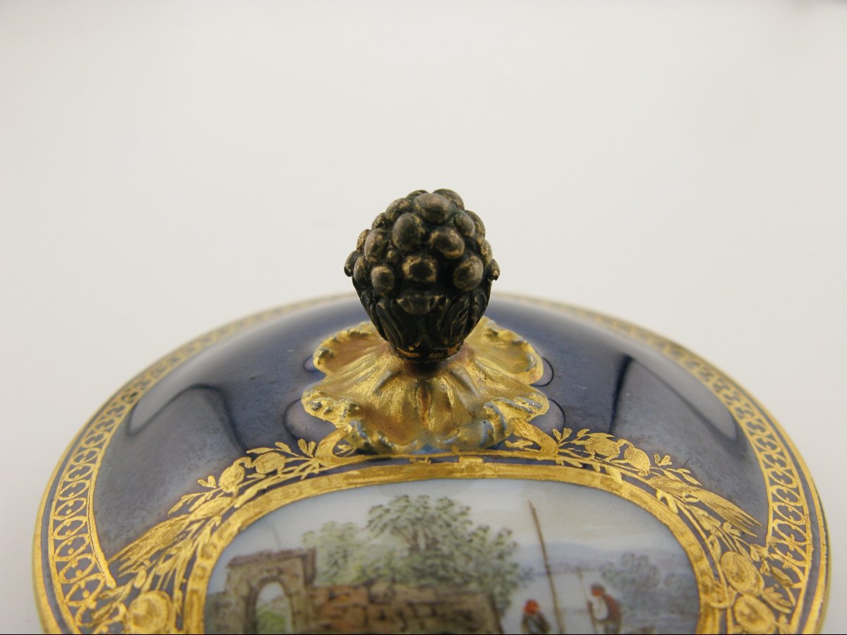 A Meissen Porcelain Portrait Cup And Cover Marcolini Period C.1800-photo-3