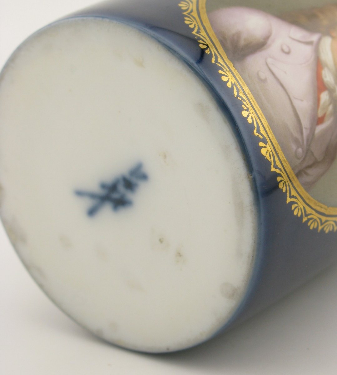 A Meissen Porcelain Portrait Cup And Cover Marcolini Period C.1800-photo-7