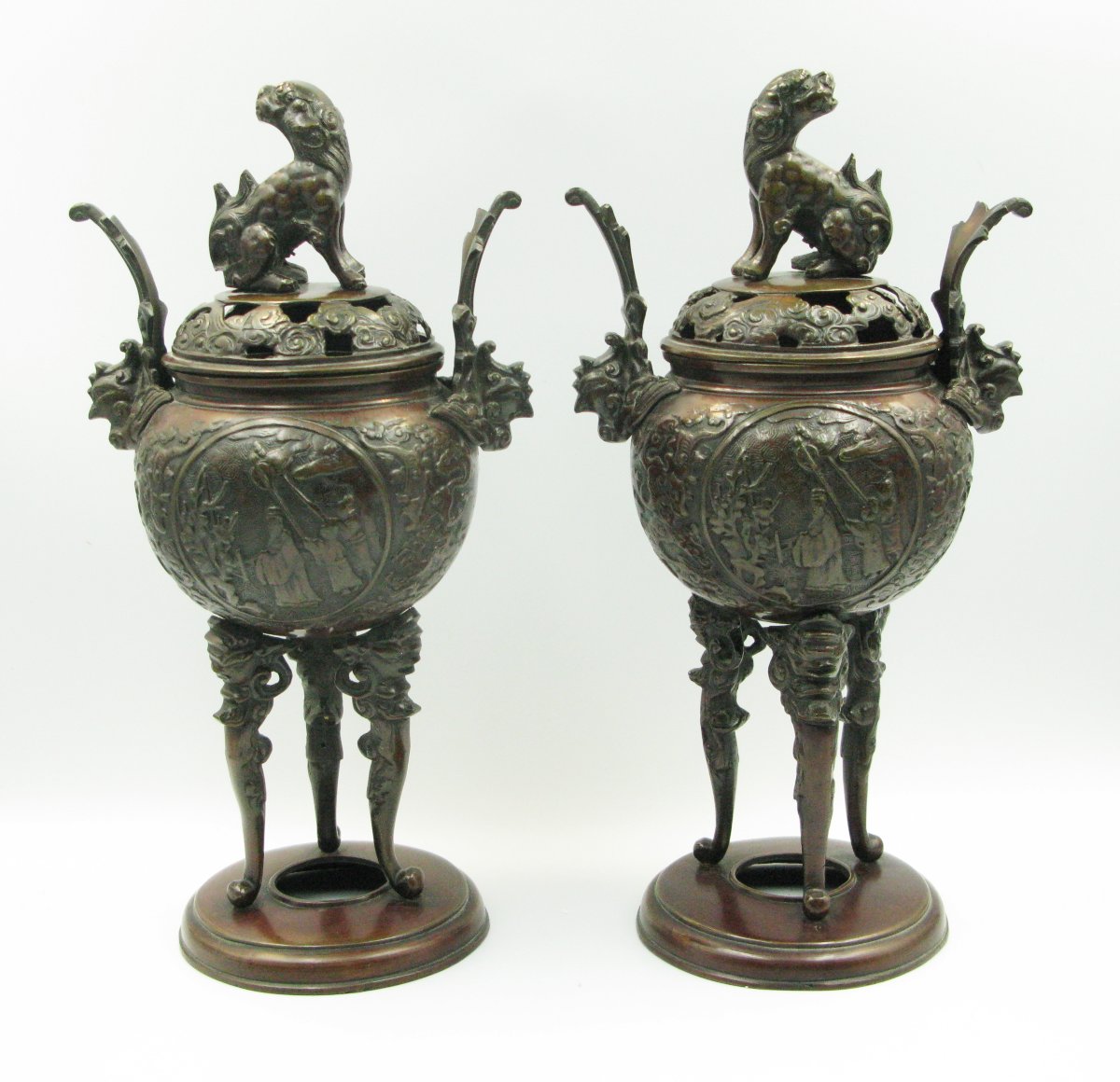 Paire de grands brûle-encens koro en bronze, datant de l'ère Meiji (vers 1900).-photo-2