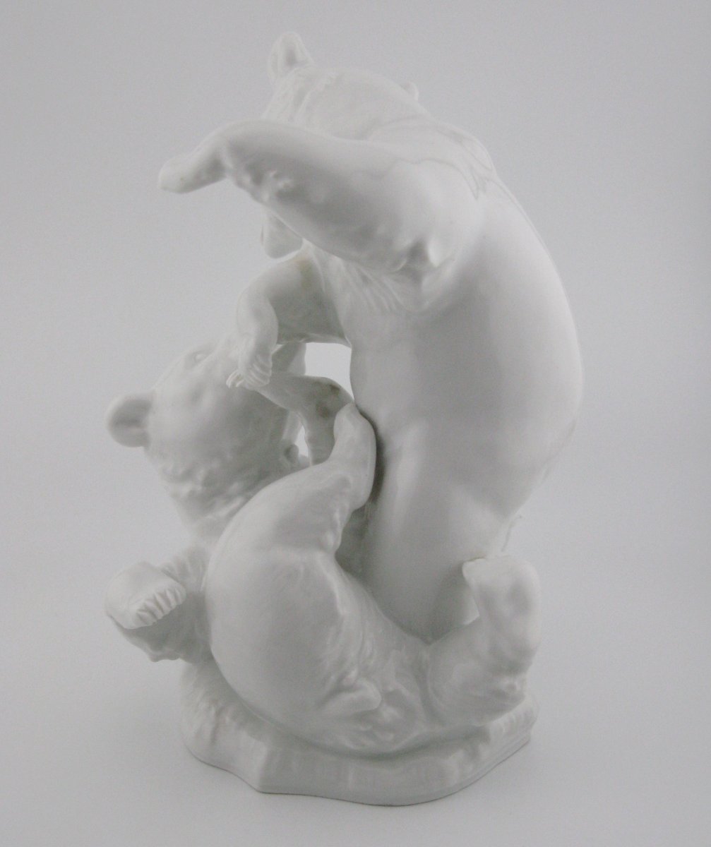 Meissen Playing Bears, Model P252 In White Porcelain, Late 20th Century.-photo-2