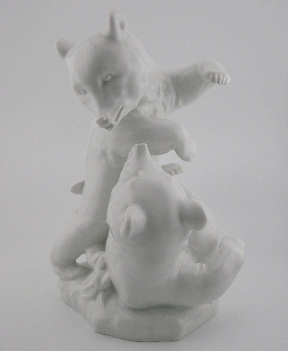 Meissen Playing Bears, Model P252 In White Porcelain, Late 20th Century.-photo-2